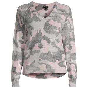 J4. Minnie Rose Camo-print V-neck Cashmere Sweater In Pink Sand